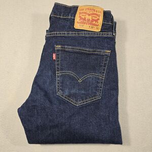 Levi's 514 Fitted Straight Leg Men's Jeans Size 32x32 Dark Blue Denim Zip Fly